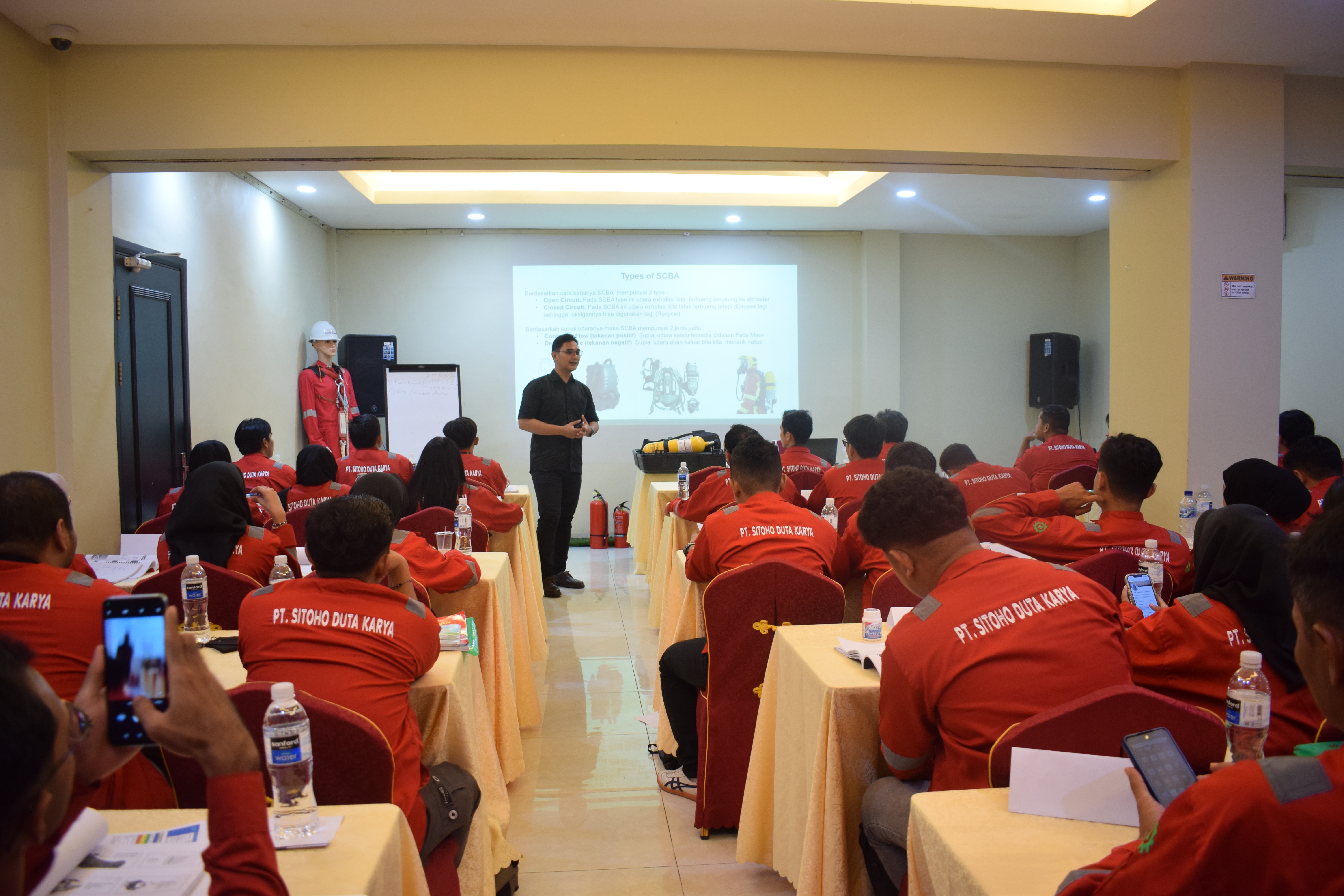 Foto Drs. Hokler Sitohang, M.Pd.T.